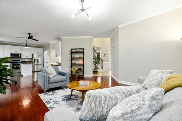 Unlock budget-friendly techniques for installing underfloor heating in concrete surfaces