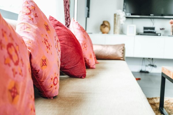 Upgrade Your Professional Look: Key Tips for Mastering a Wide Leather Belt in Corporate Fashion